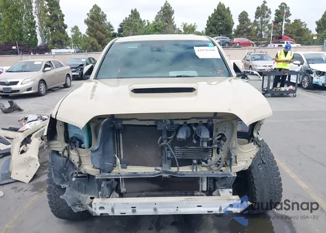 2018 Toyota Tacoma Trd Sport z USA, uszkodzony, nr VIN 3TMBZ5DN2JM012523